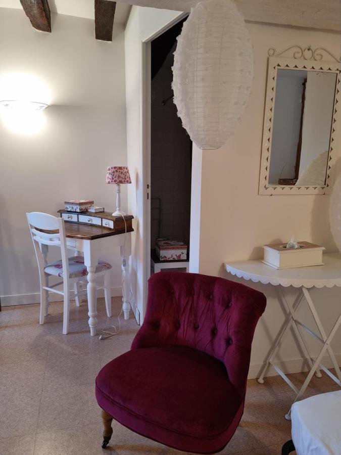 L 'Aupinouse Chambre Double Pivoine Avec Salle D'Eau Privative La Suze-sur-Sarthe Bagian luar foto